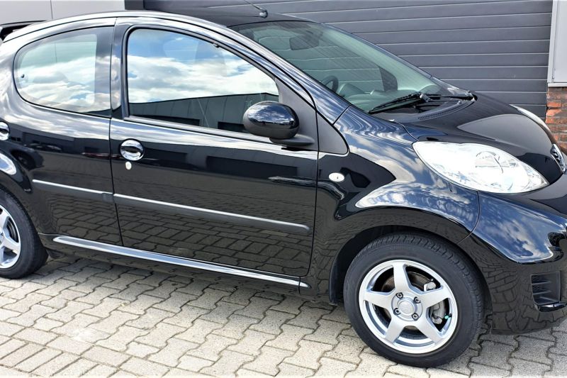 Peugeot 107 1.0 12V 5DR 2010
